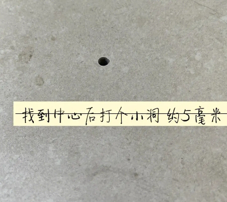 饶河瓷砖空鼓维修公司专业解答在瓷砖铺贴过程中，如果砂料搅拌不均匀，将会带来以下问题